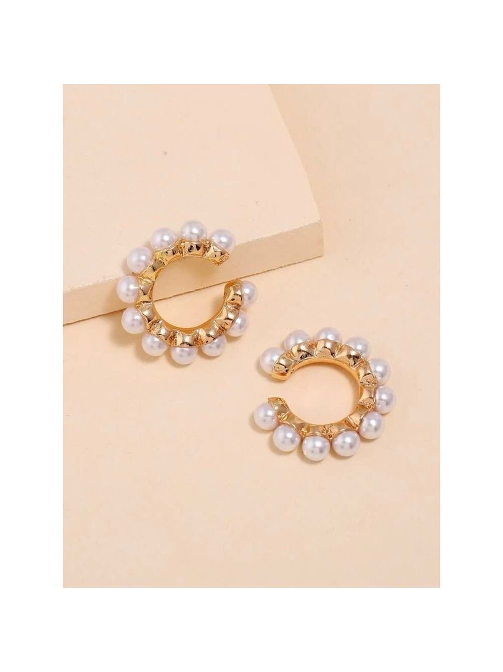 Pearl Ear Cuff, 2 Pieces Unique, Retro Style Jewelry, Exquisite Gold Tone